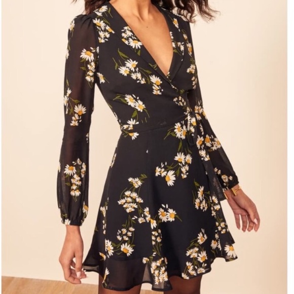 Reformation Dresses & Skirts - XS Reformation Daisy Dress